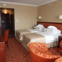 Ile pokoi ma hotel Gołębiewski w Mikołajkach? Zaskakujące fakty!