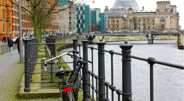 Nad jaką rzeką leży Berlin? Odkryj tajemnice Sprewy i Haweli