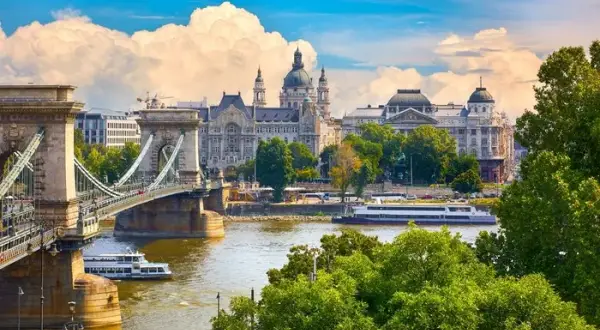 Jaka rzeka płynie przez Budapeszt? Odkryj sekrety Dunaju