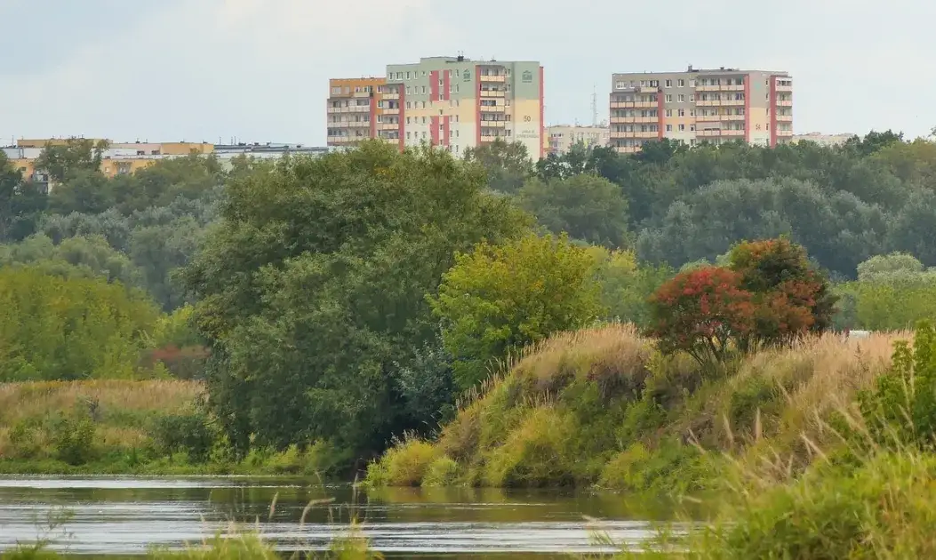 Zdjęcie Jaka rzeka płynie przez Toruń? Odkryj tajemnice Wisły i jej dopływów