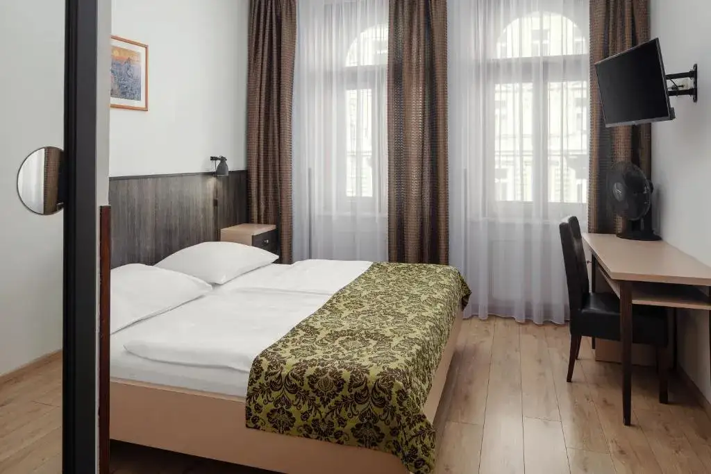 Zdjęcie Czy można wynająć pokój w hotelu nie mając 18 lat? Sprawdź zasady